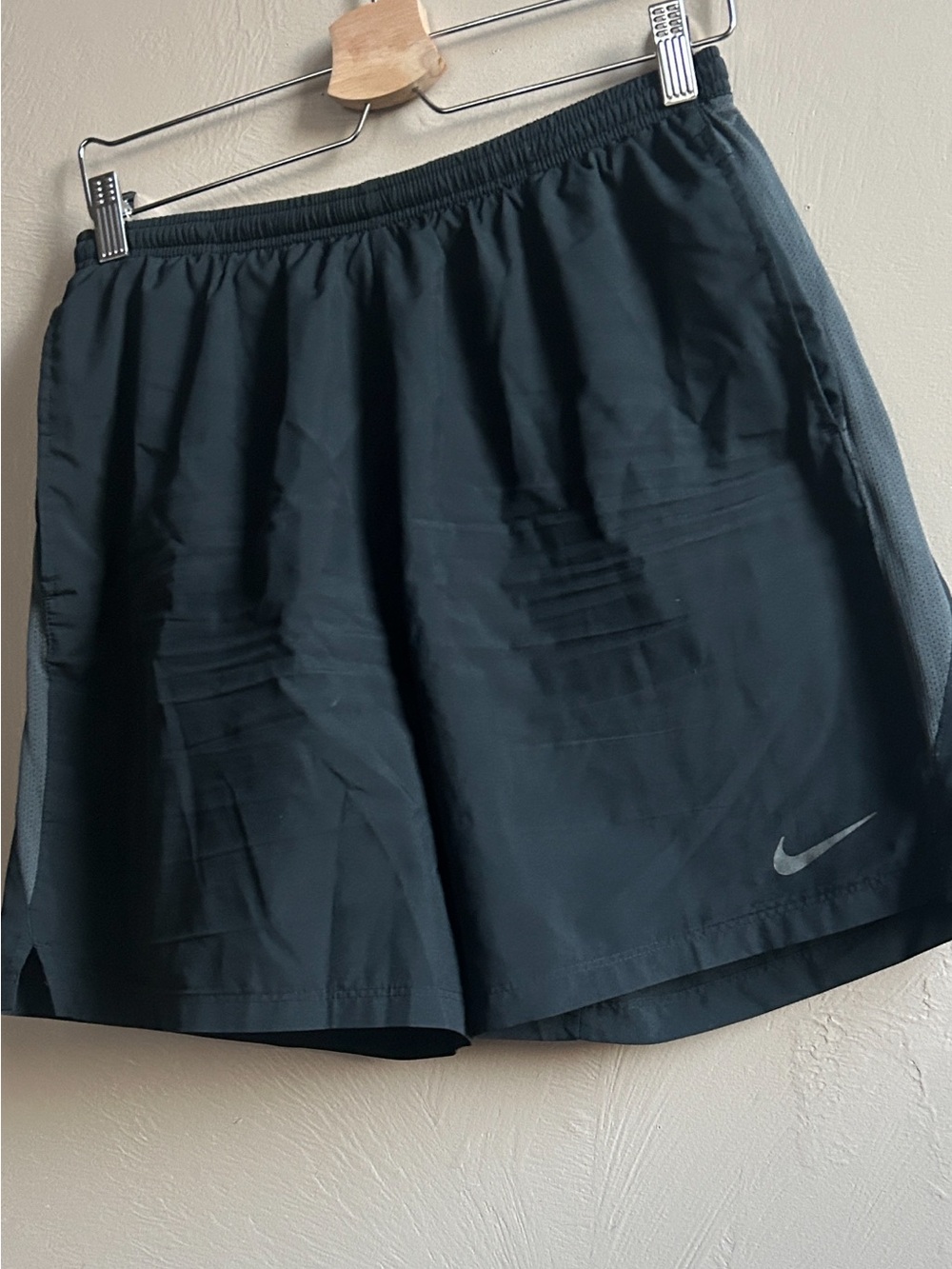 Nike Men’s Dri-Fit Running-Workout Shorts W/Reflective Swoosh. Lightweight. Med.